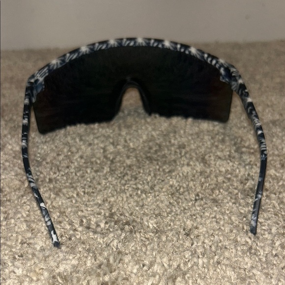 Dallas Cowboys Floral Large Frame Sunglasses - Picture 5 of 9